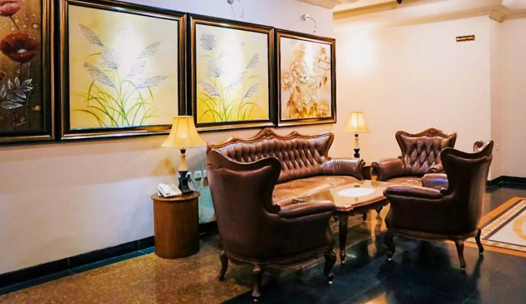 RuangNyaman at Coins Hotel