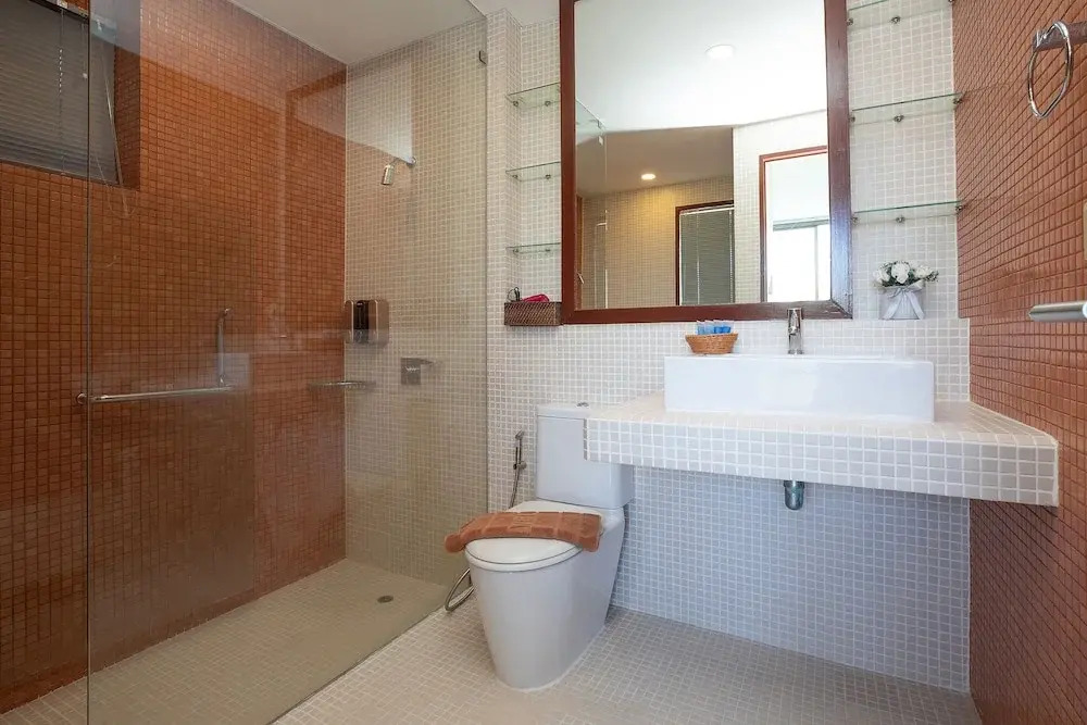 Designer 3BR Pool Access Villa Argent 8