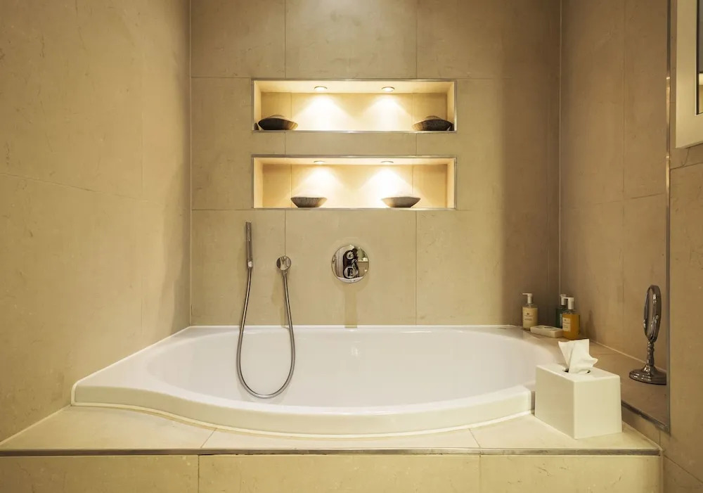 Palace View - Two Bedroom Apartment