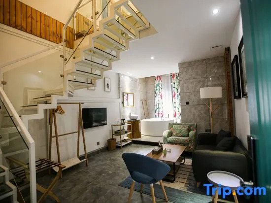 Yueyanglou • Huaman Hotel (Food Street Nanhu Peninsula Branch)