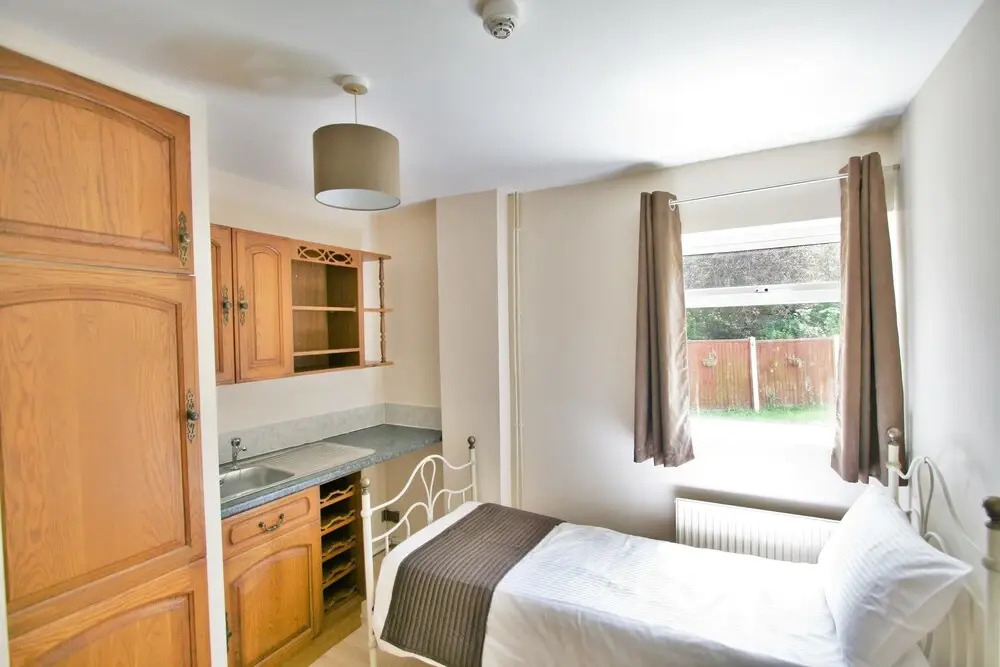 Central Studios Hatherley by Roomsbooked