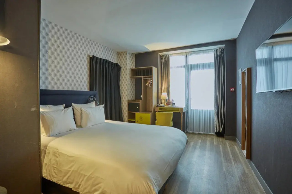 Hôtel La Parizienne - Proche Montparnasse