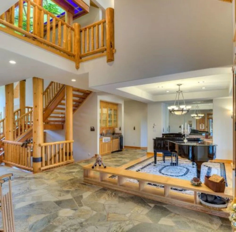 The Lodge at Trout Creek Bed and Breakfast
