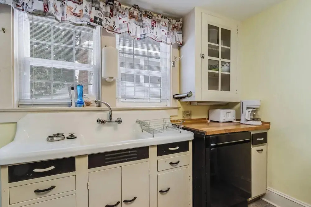 Hickman Street 208a