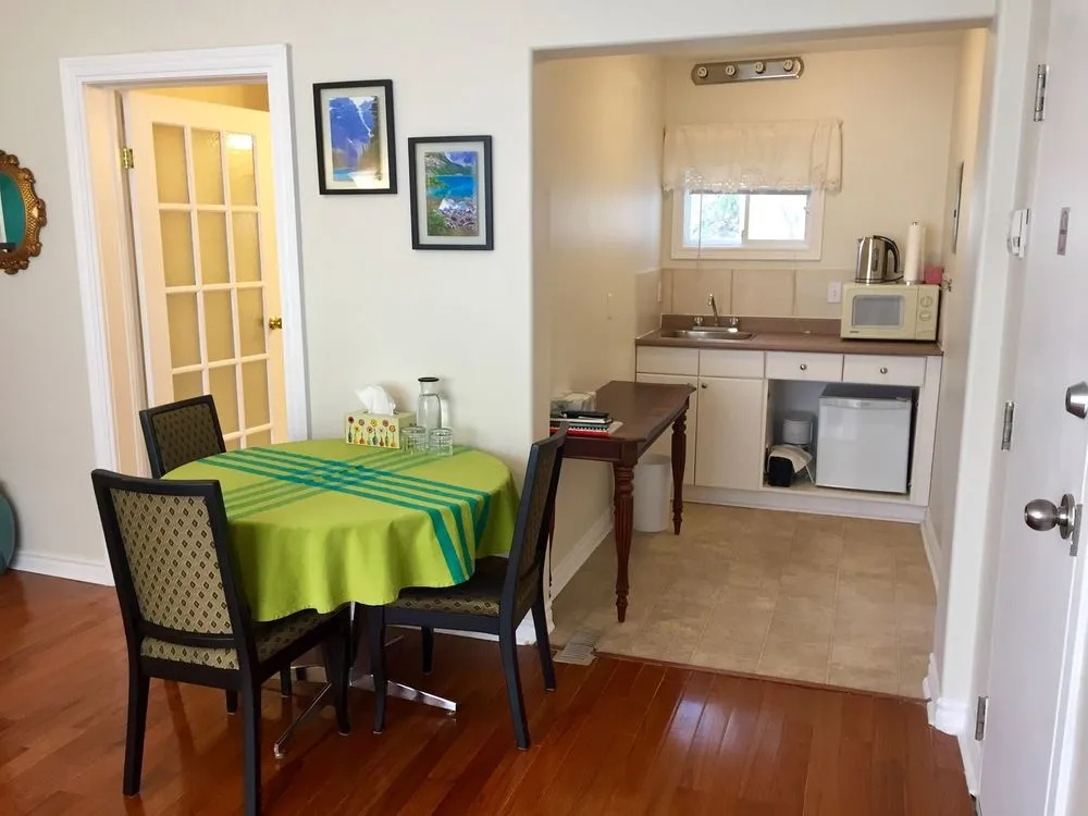 Ellis House Bed & Breakfast