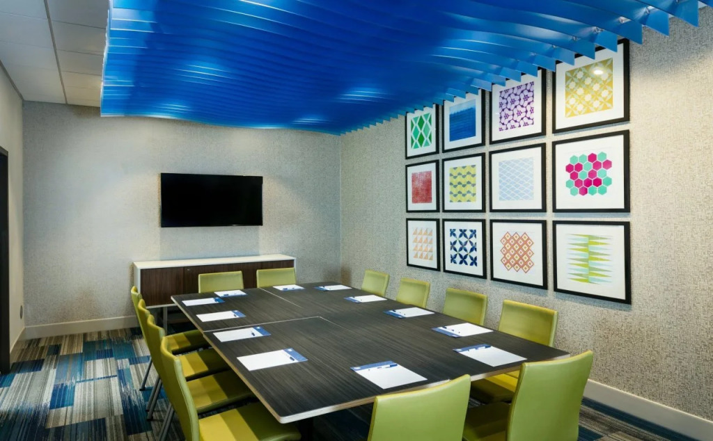 Holiday Inn Express & Suites - Medford by IHG