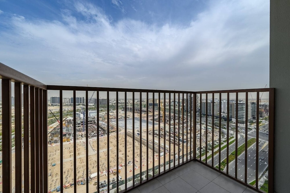 5 Star Modern Living 1BR in Dubai Hills