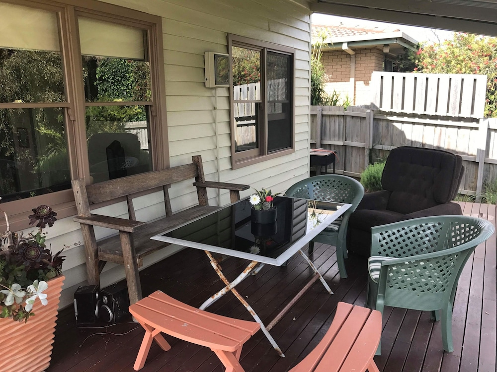 Port Campbell Guesthouse & Flash Packers