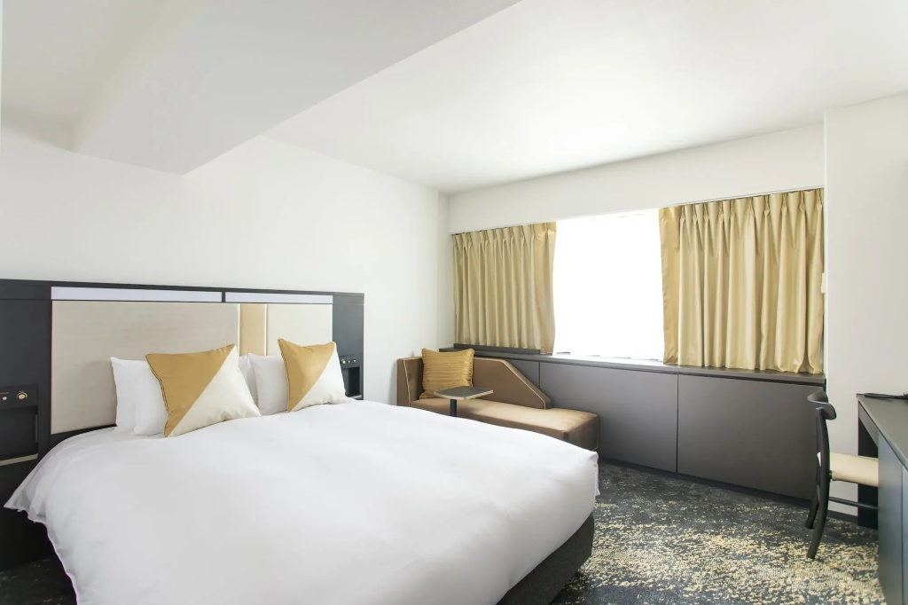 Cross Hotel Osaka