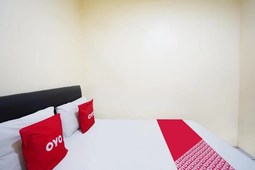 RedDoorz Plus near Galaxy Mall