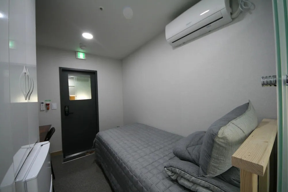 Anam House