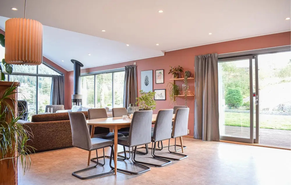 Beautiful Home in Hebnes With 5 Bedrooms and Wifi