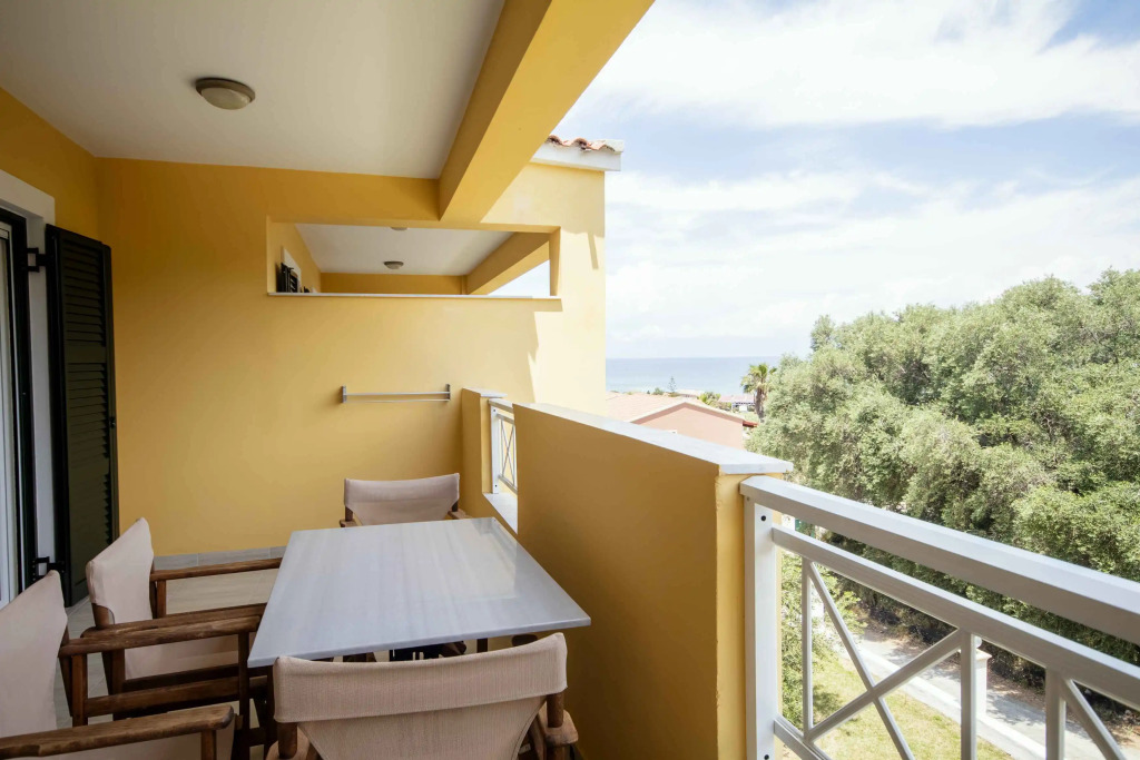 Robolla Beach Aparthotel