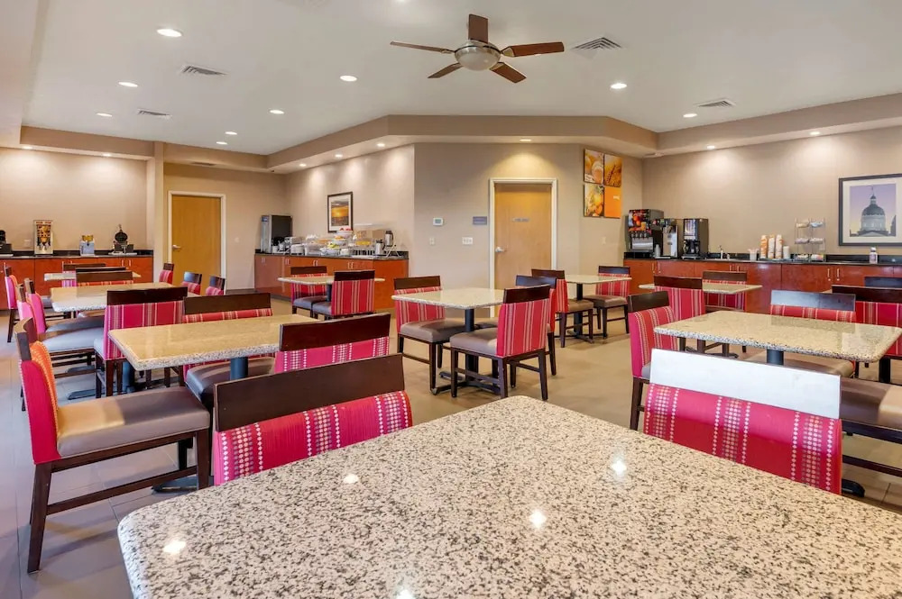 Comfort Suites