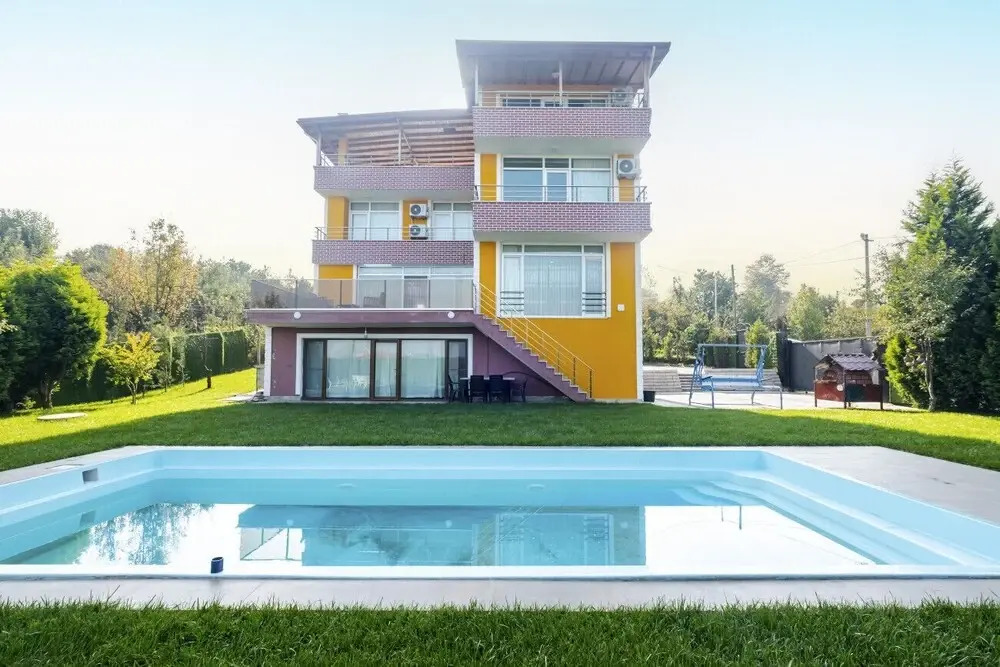 Villa With Private Pool and Garden in Kartepe