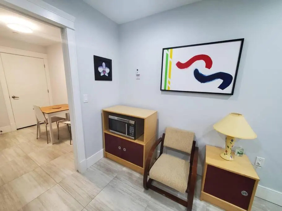 Cozy Guest Suite in Quiet Home with Private Entry