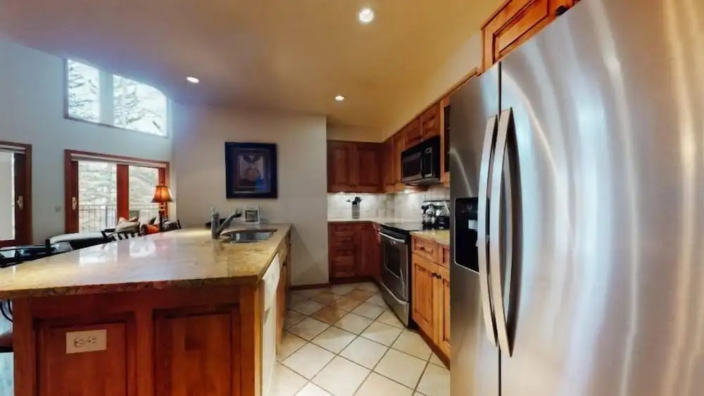 Ski in, Ski out, 2 Bedroom Luxury Residence in Snowmass Village