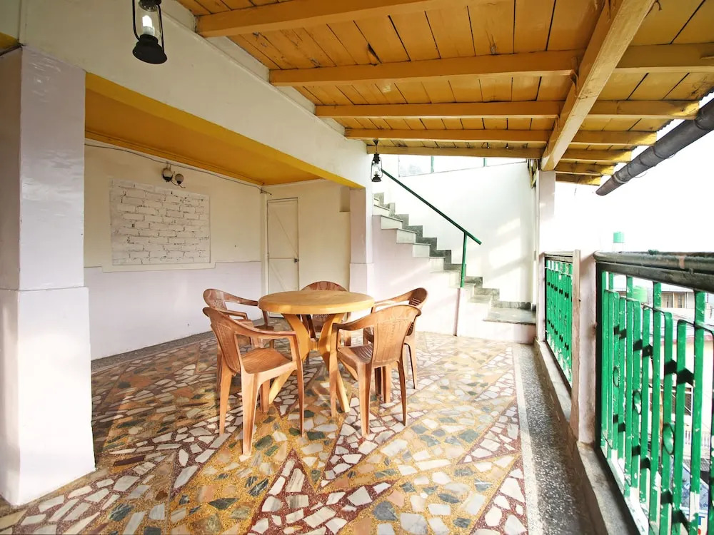 OYO 5227 Hotel New Bharat