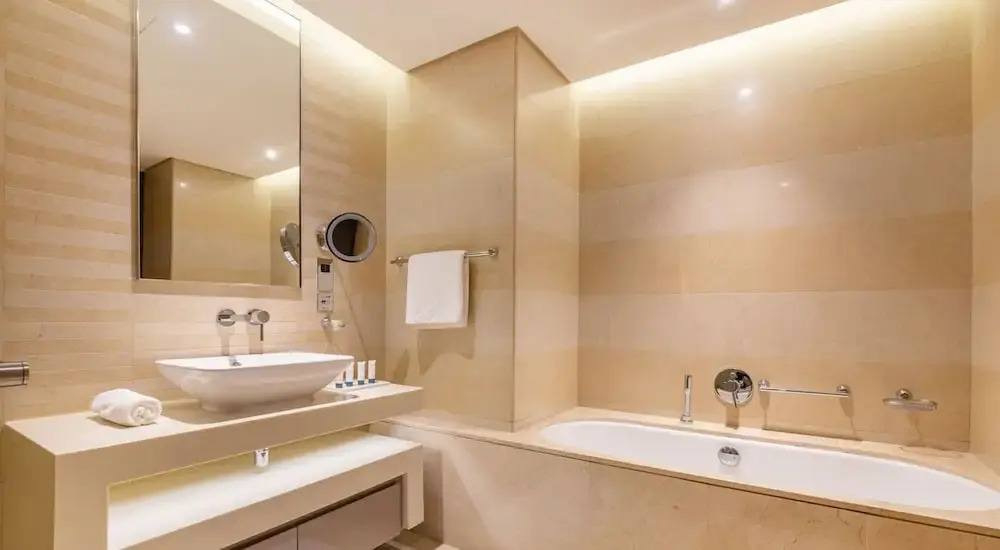 Elegant 1BR Near Wafi Mall Central Dubai Stay