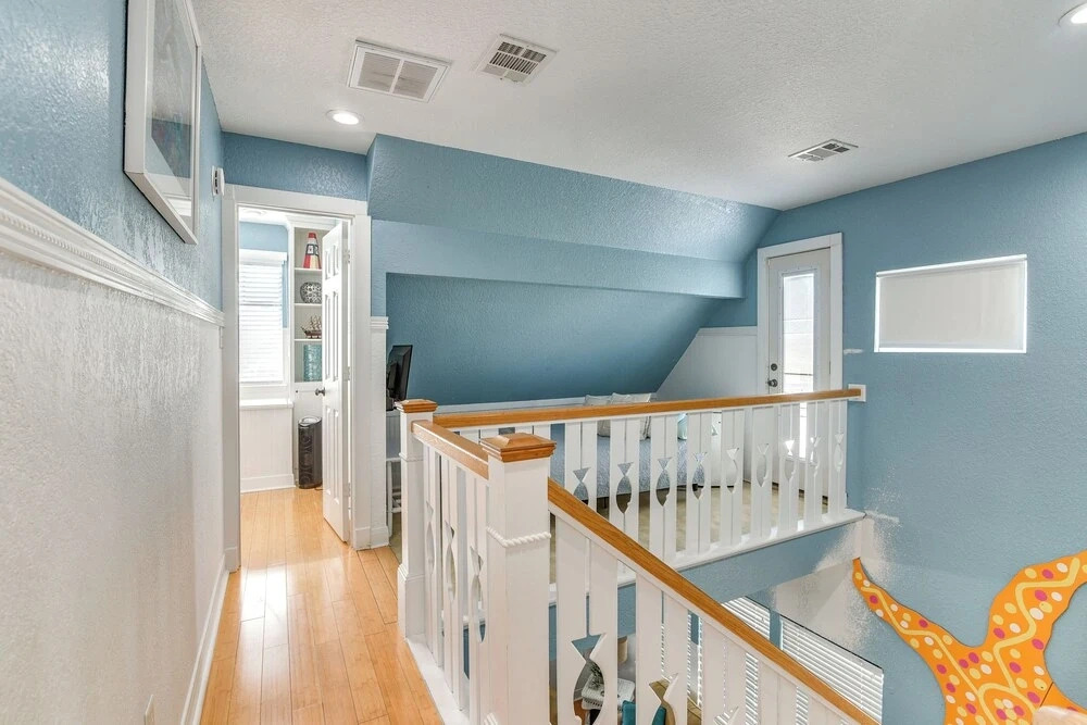 Ocean Views: Pet-friendly Surfside Beach Gem