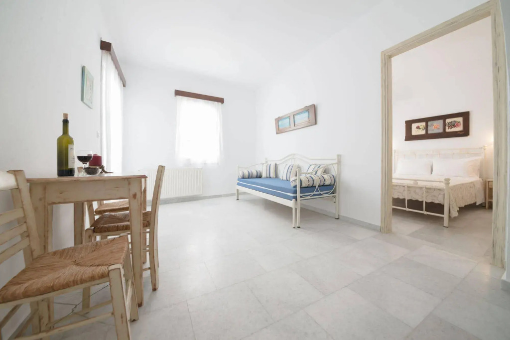 Fragias Studios & Apartments