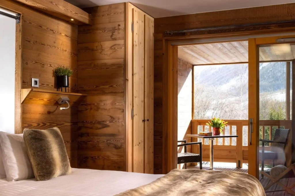 Hotel Ski Lodge