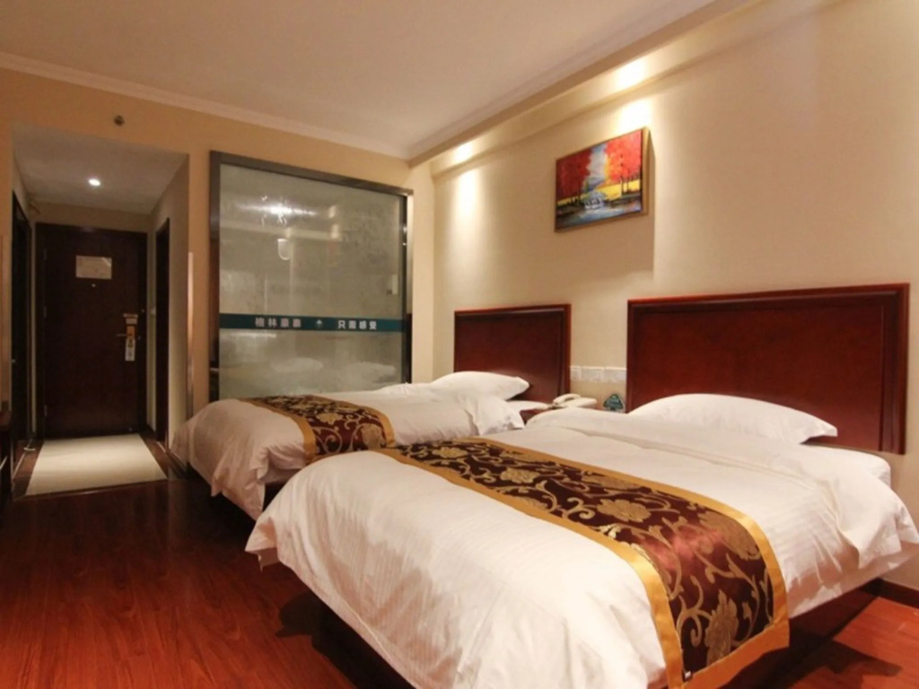 GreenTree Inn JiangSu ZHenjiang Jurong Yalong Business Hotel