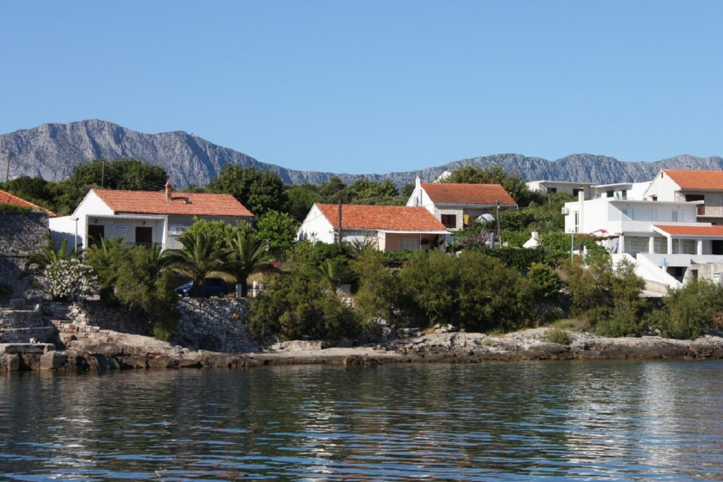 Room Mare - economy rooms: R3 Sucuraj, Island Hvar