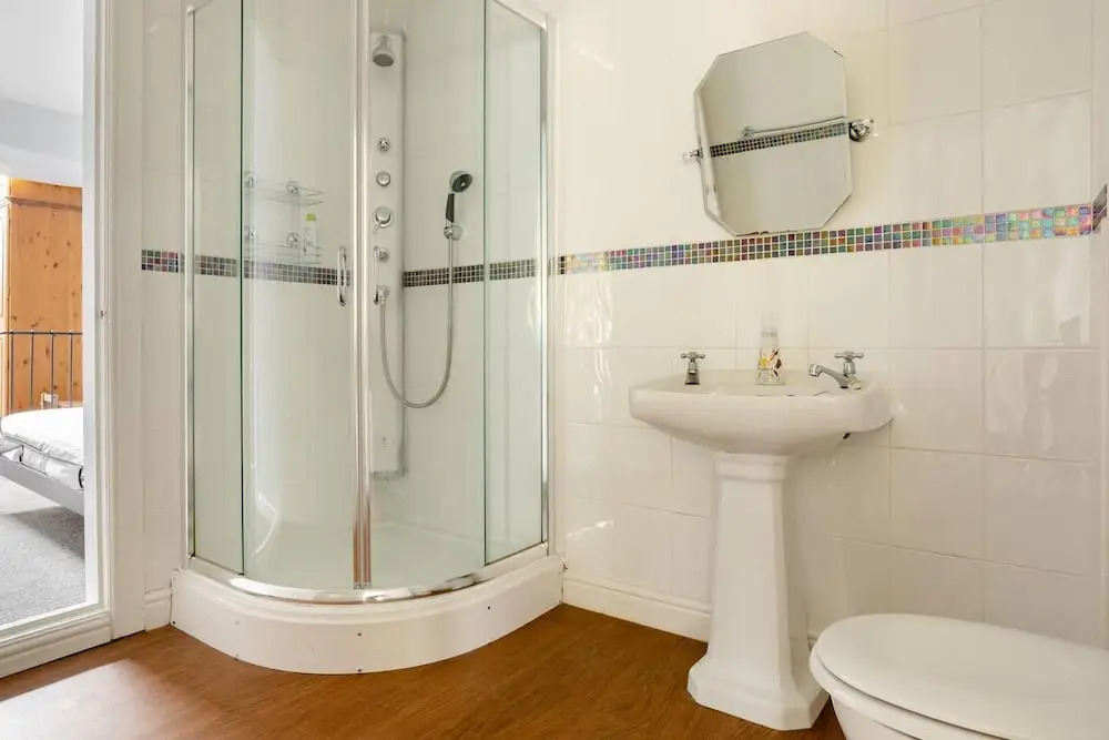 Oldmill-2bed-sleeps6-privategarden-optionalhottub