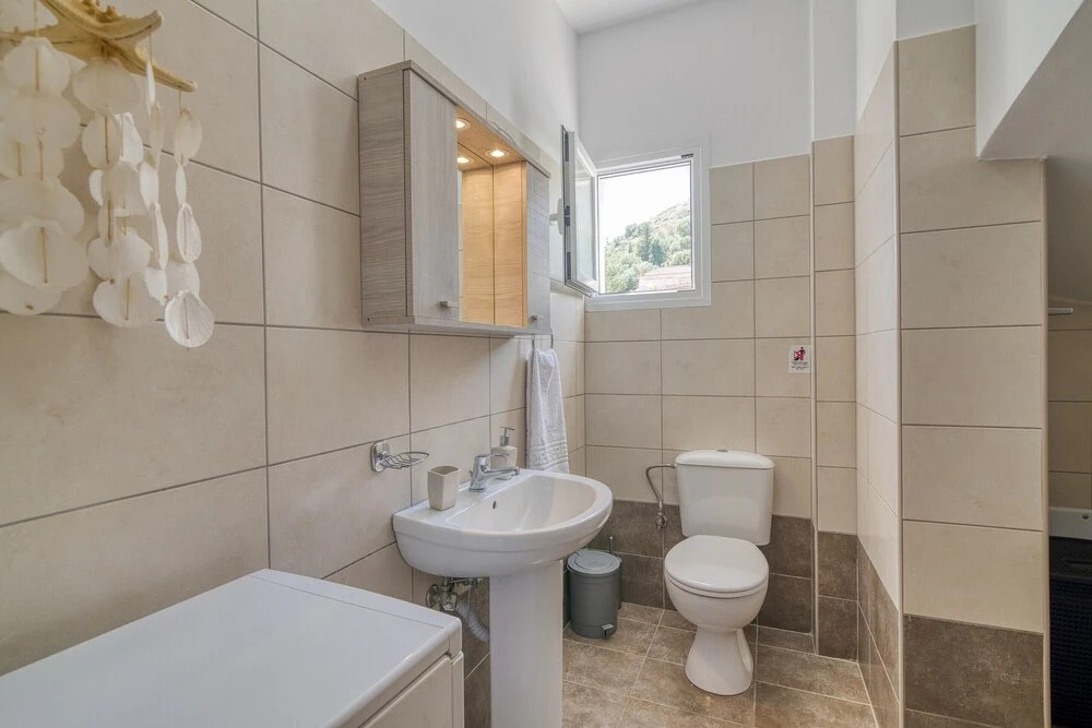 Aggelos Cozy Apartment few min From sea