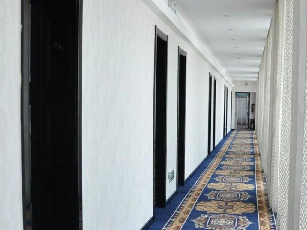 Aolong Business Hotel