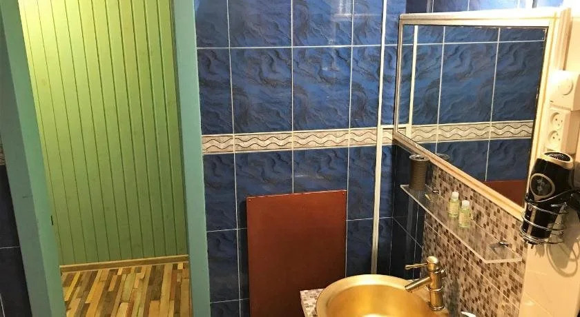 MAMBA HOTEL - готель в укритті