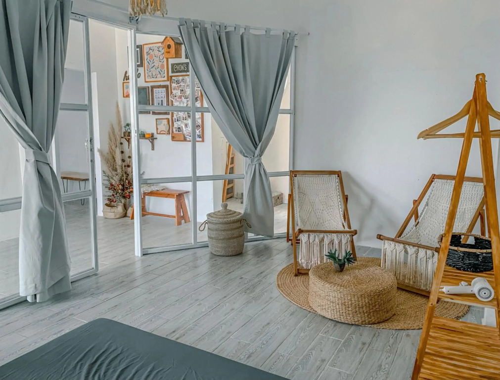 Chons Dock Homestay & House Lease - Outdoor Pool & Chill Vibes