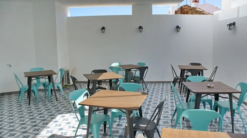 Topcity Hostel & Suites