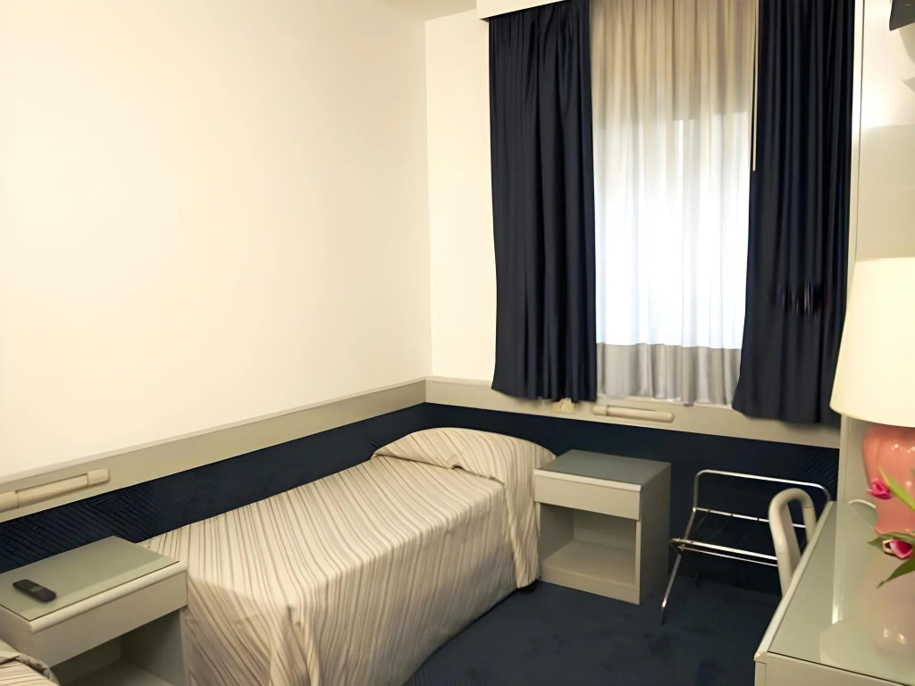 Club Hotel