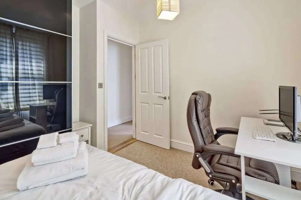Stylish and Bright 3 Bedroom Duplex in North London