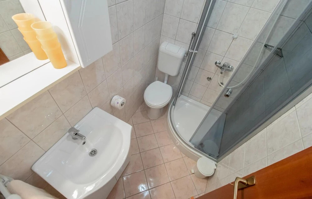 Amazing Apartment in Jadranovo With 2 Bedrooms and Wifi
