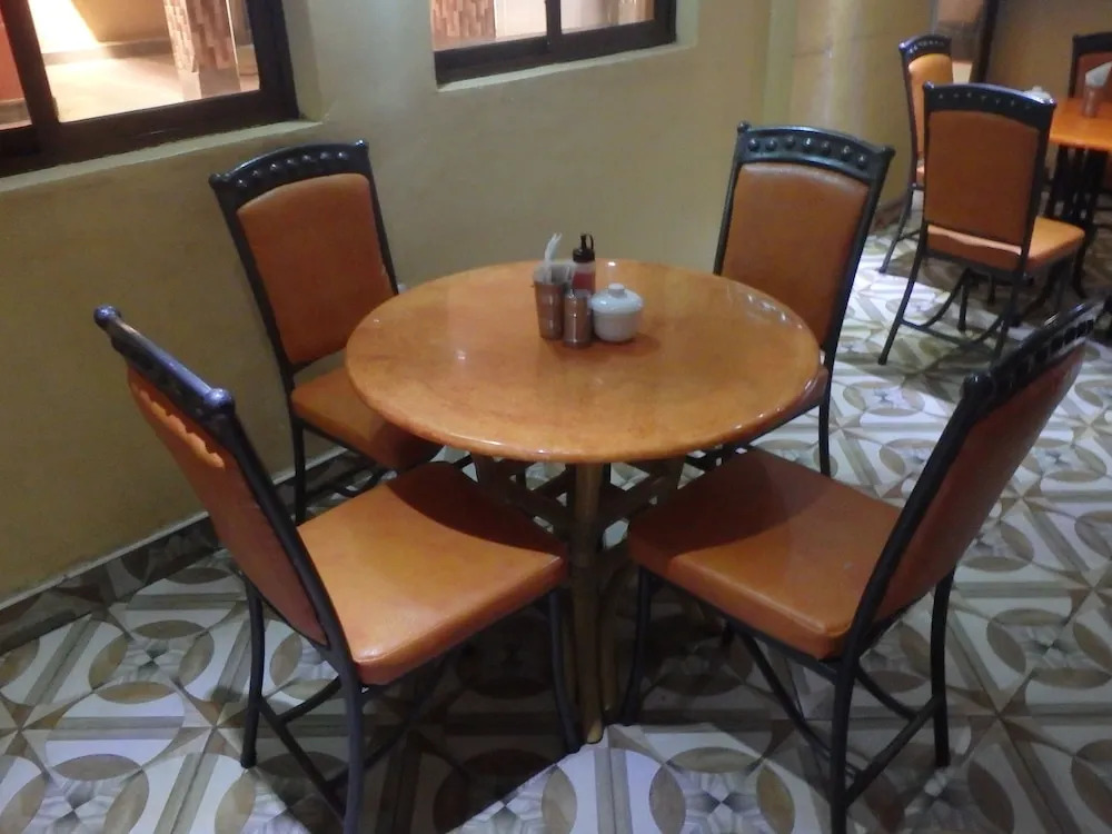 Mau Summit Hotel