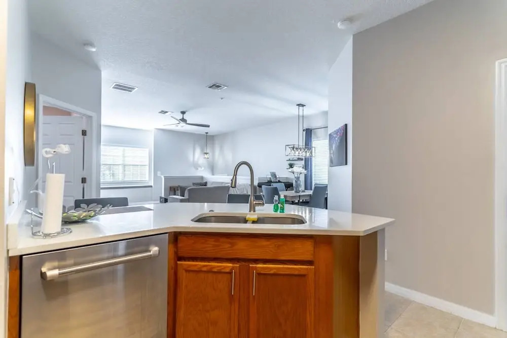 7526 Oakwater