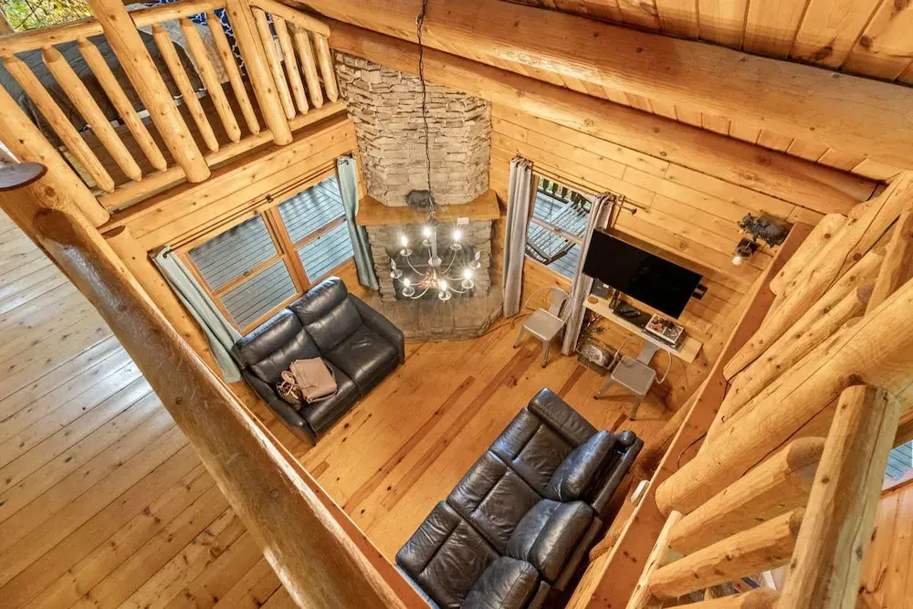 Real Log 4 2 Views Hot tub 15 min to Gburg PF