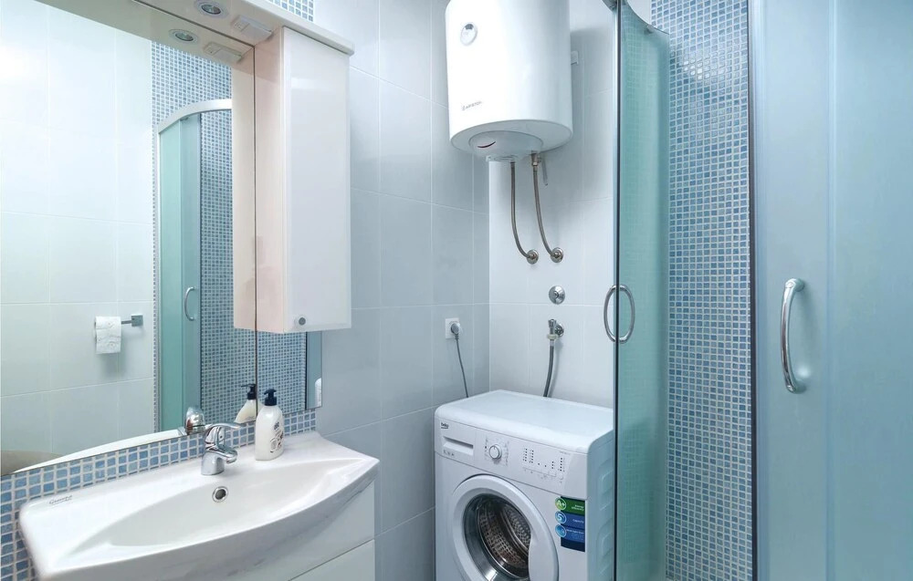 Awesome Apartment in Sutivan With 2 Bedrooms and Wifi
