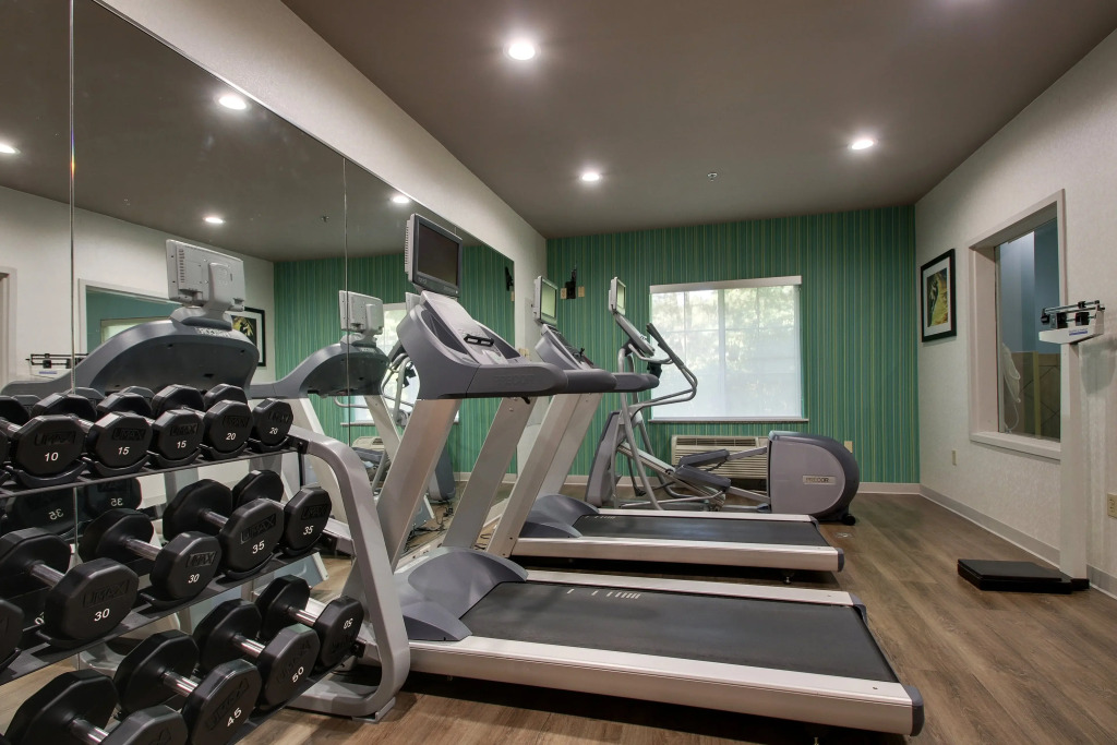 Holiday Inn Express Hotel & Suites Middleboro Raynham by IHG