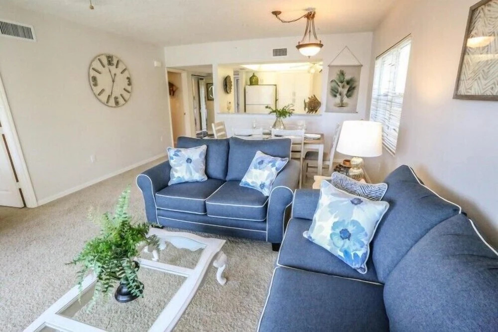 Hibiscus Point 821
