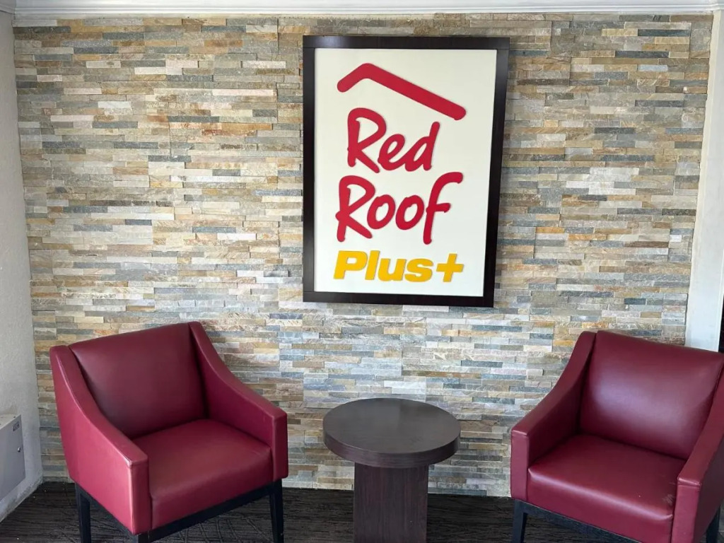 Red Roof Inn PLUS Belleville