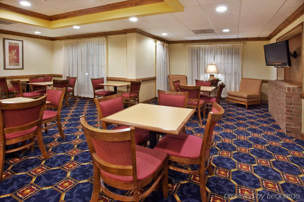 Holiday Inn Express Hotel & Suites Byron by IHG