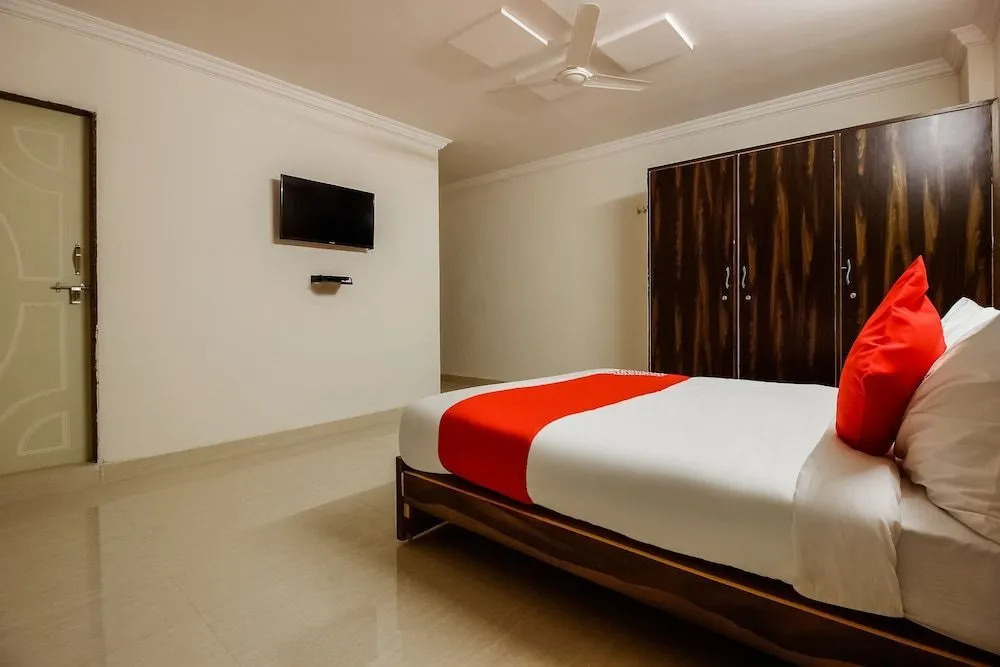 Hotel Wall Street By OYO Rooms