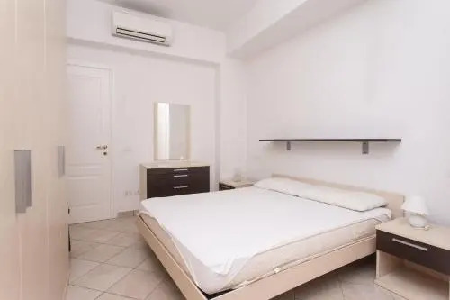 N44 - Numana, nuovo trilocale con terrazzo e a/c