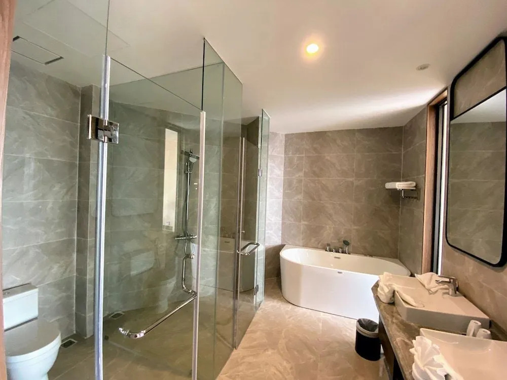 Muong Thanh Luxury Ha Long Centre Hotel