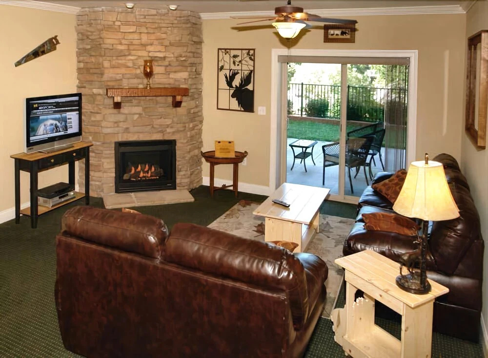 Summit Manor Condominiums