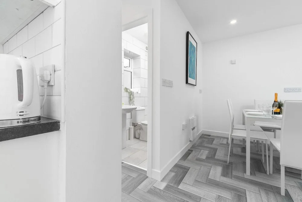 Spacious House With Garden Close to Birmingham City Centre